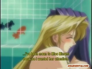 Lesbo anime coeds ryhmä seksi sisään the kylpyhuone