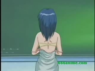 Hentai miúda vai hooters quando a posar nua para um drawing classe